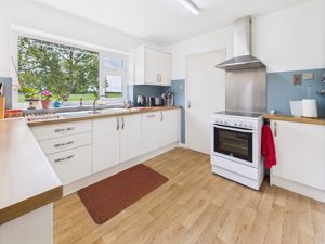 Kitchen- click for photo gallery